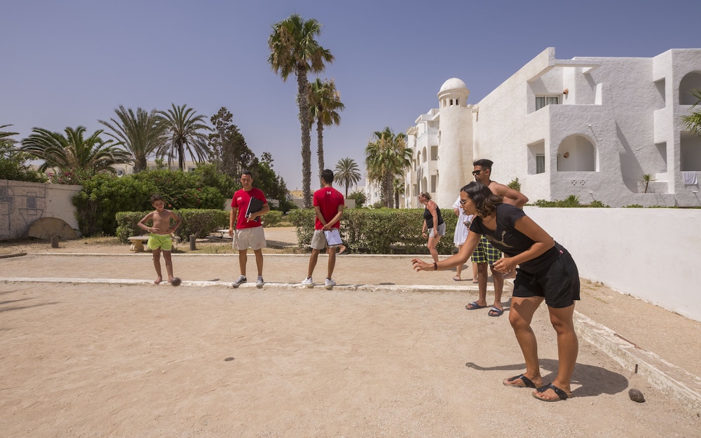 El Mouradi Skanes — On-site activities in Skanes inc. Monastir, Monastir