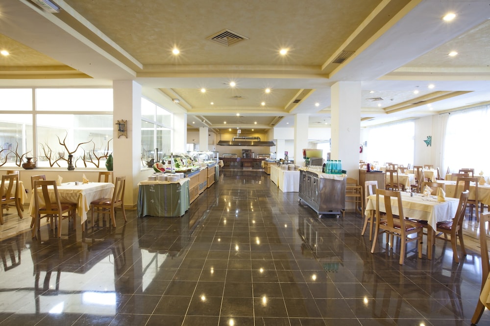 El Mouradi Cap Mahdia — Restaurant & bars in Mahdia, Mahdia