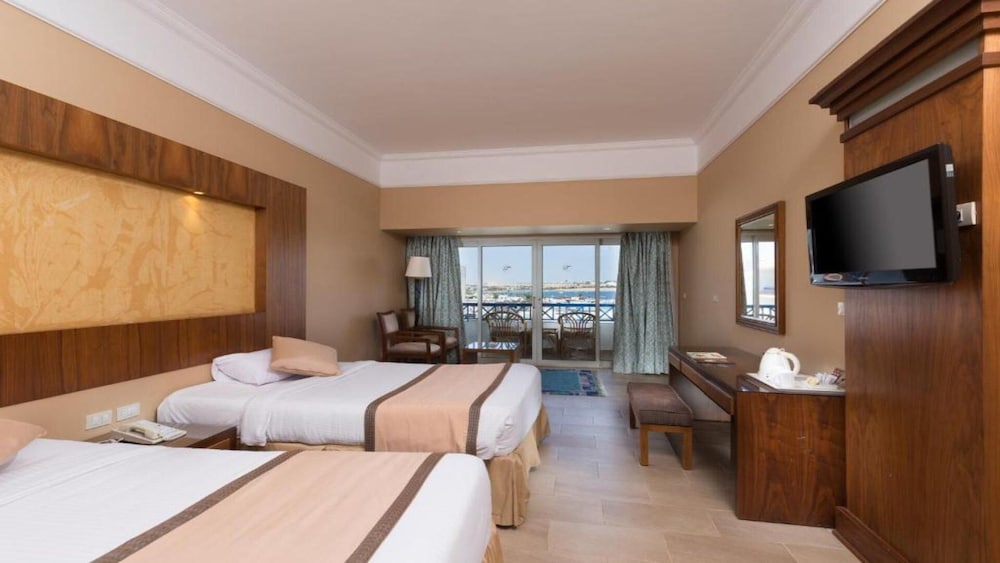 Naama Bay Hotel & Resort — Hotel rooms in Sharm El Sheikh, Red Sea