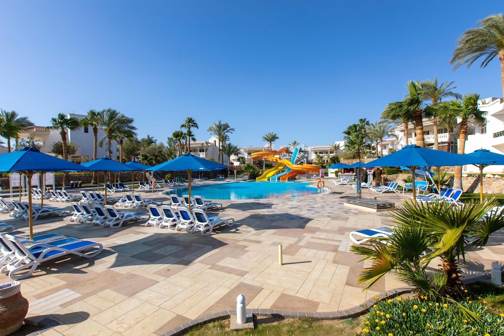 Naama Bay Hotel & Resort — Swimming pool in Sharm El Sheikh, Red Sea