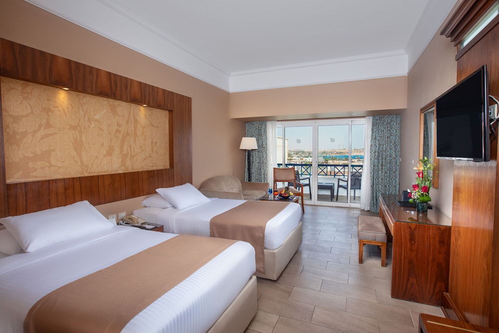 Naama Bay Hotel & Resort — Hotel rooms in Sharm El Sheikh, Red Sea