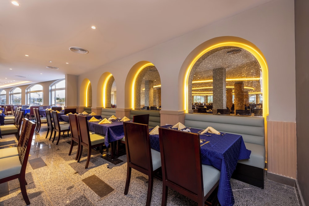Naama Bay Hotel & Resort — Restaurant & bars in Sharm El Sheikh, Red Sea