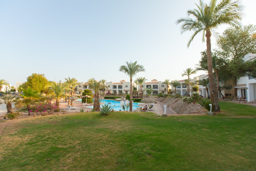 Naama Bay Hotel & Resort — Swimming pool in Sharm El Sheikh, Red Sea
