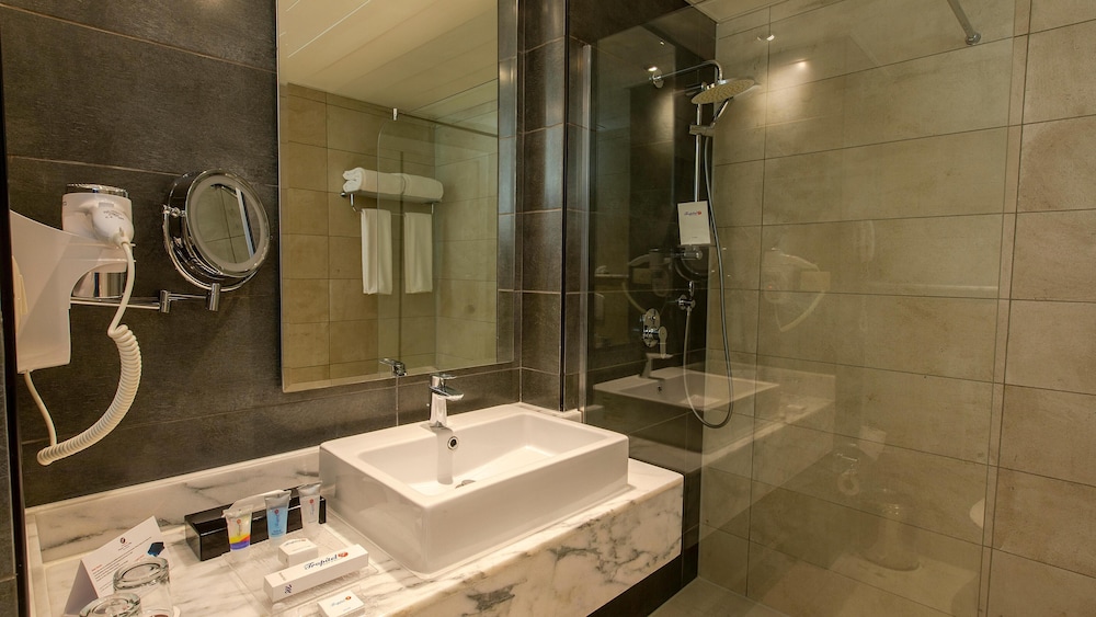 Naama Bay Hotel & Resort — Hotel rooms in Sharm El Sheikh, Red Sea