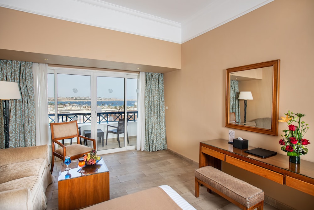 Naama Bay Hotel & Resort — Hotel rooms in Sharm El Sheikh, Red Sea