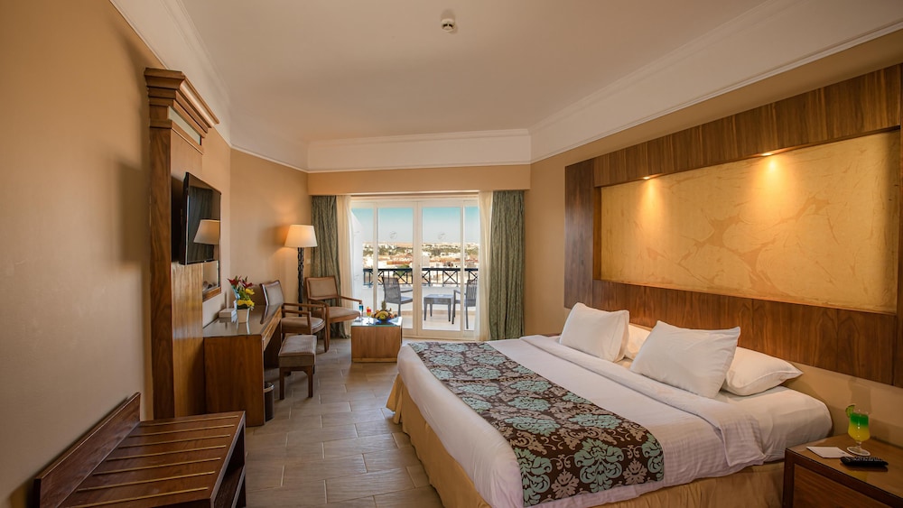 Naama Bay Hotel & Resort — Hotel rooms in Sharm El Sheikh, Red Sea