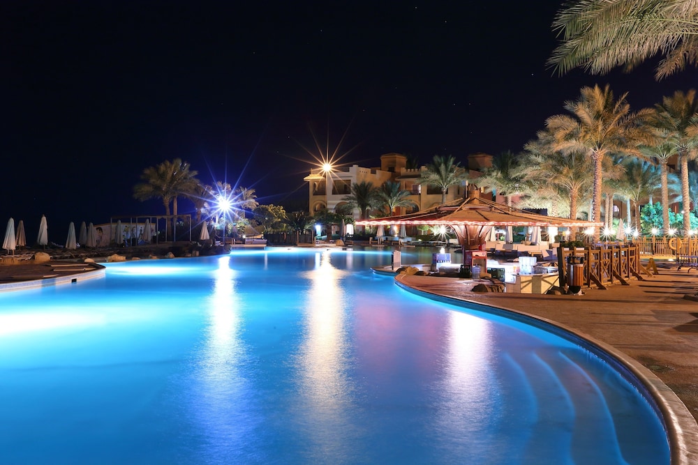 Rehana Royal Beach Resort - Aquapark & Spa - Families & Couples Only -  Premium Ultra All-Inclusive 24H — Swimming pool in Sharm El Sheikh, Red Sea