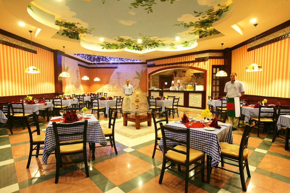 Rehana Royal Beach Resort - Aquapark & Spa - Families & Couples Only -  Premium Ultra All-Inclusive 24H — Restaurant & bars in Sharm El Sheikh, Red Sea