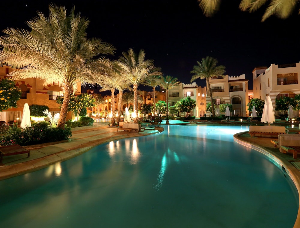 Rehana Royal Beach Resort - Aquapark & Spa - Families & Couples Only -  Premium Ultra All-Inclusive 24H — Swimming pool in Sharm El Sheikh, Red Sea