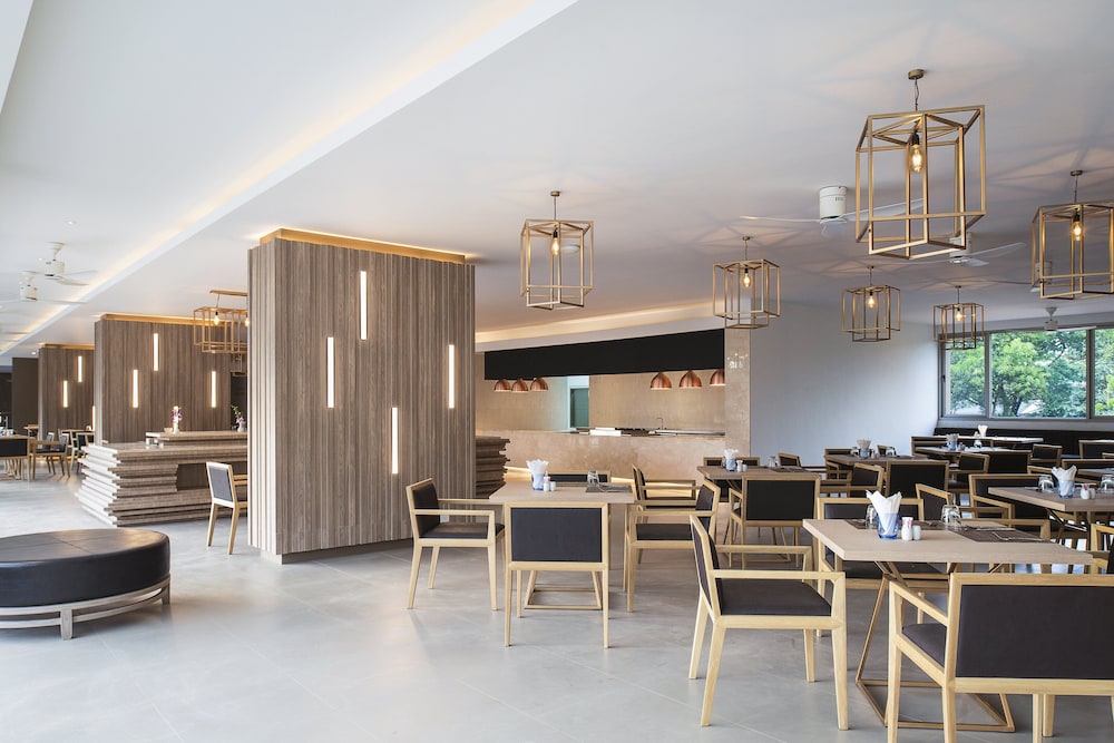 Centara Life Phu Pano Krabi — Restaurant & bars in Ao Nang, Krabi