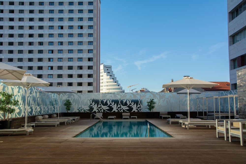 VIP Grand Lisboa Hotel & Spa — Swimming pool in Lisbon, Lisboa