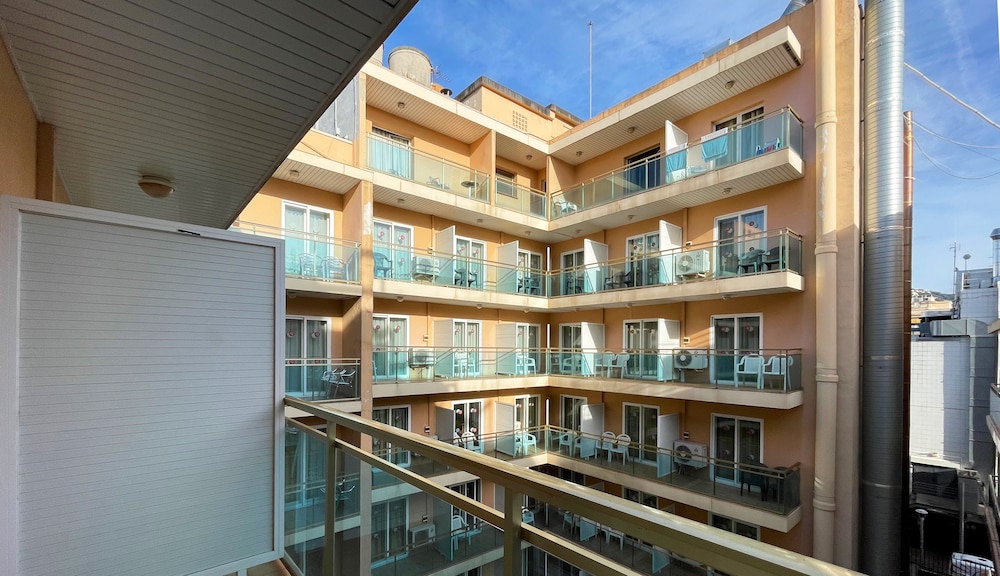Hotel Maria del Mar — Hotel building in Lloret de Mar, Catalonia