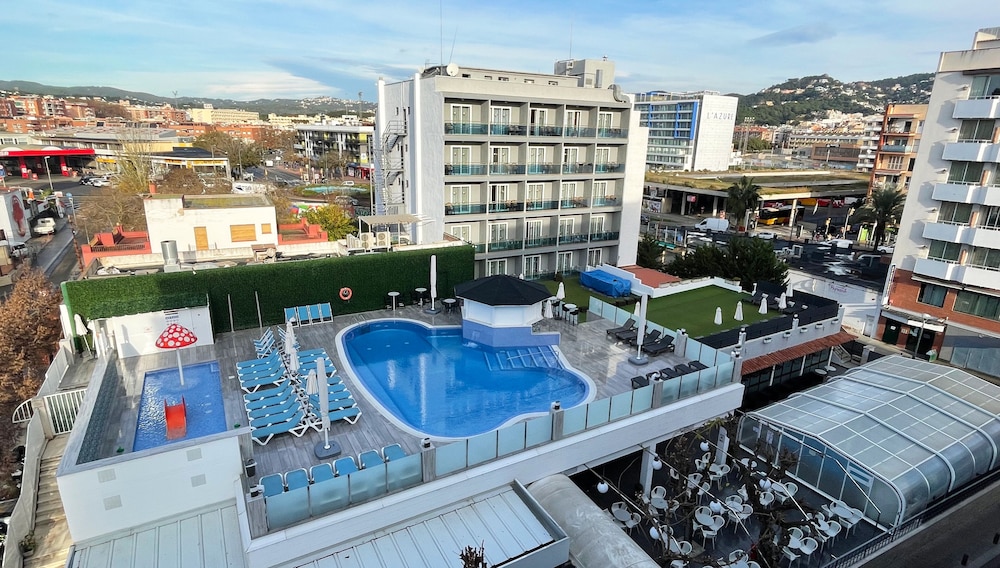 Hotel Maria del Mar — Swimming pool in Lloret de Mar, Catalonia