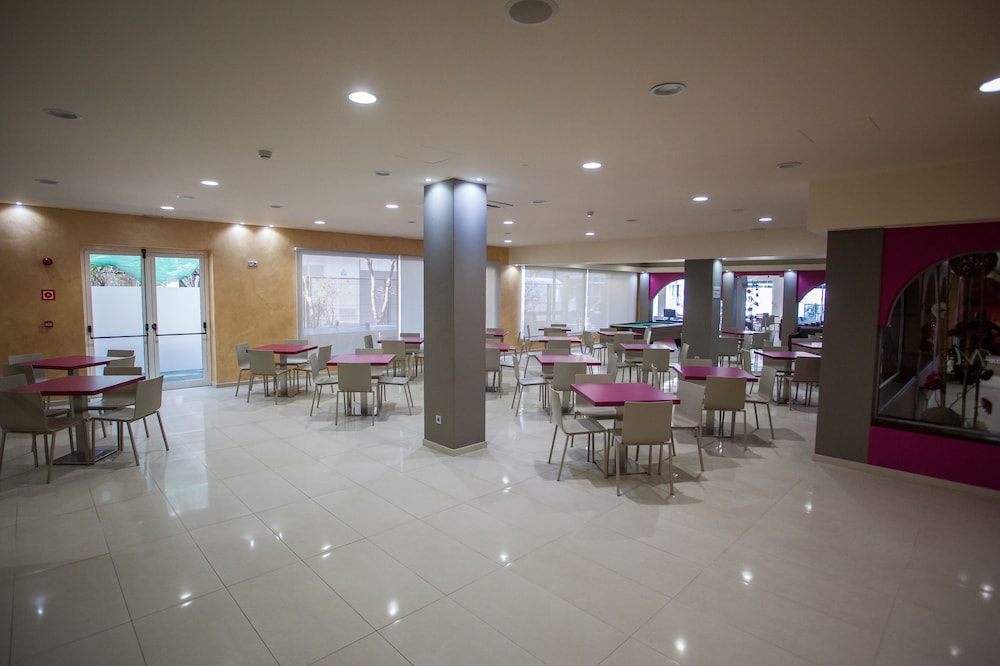 Hotel Maria del Mar — Restaurant & bars in Lloret de Mar, Catalonia