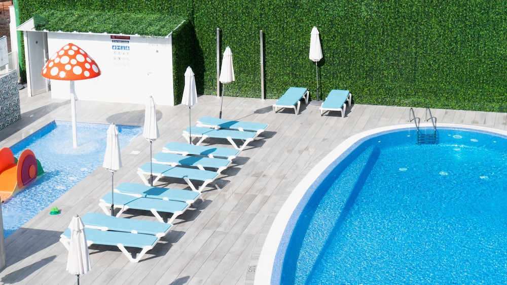 Hotel Maria del Mar — Swimming pool in Lloret de Mar, Catalonia