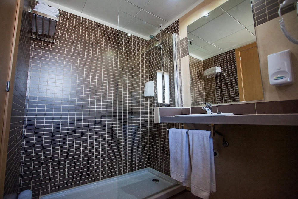 Hotel Maria del Mar — Hotel rooms in Lloret de Mar, Catalonia