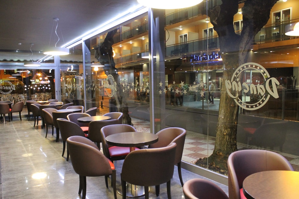 Hotel Maria del Mar — Restaurant & bars in Lloret de Mar, Catalonia