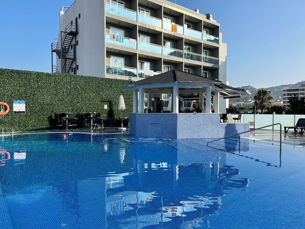 Hotel Maria del Mar — Main photo in Lloret de Mar, Catalonia
