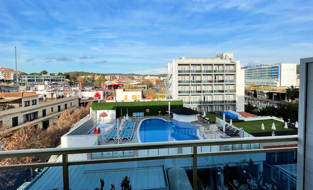 Hotel Maria del Mar — Swimming pool in Lloret de Mar, Catalonia