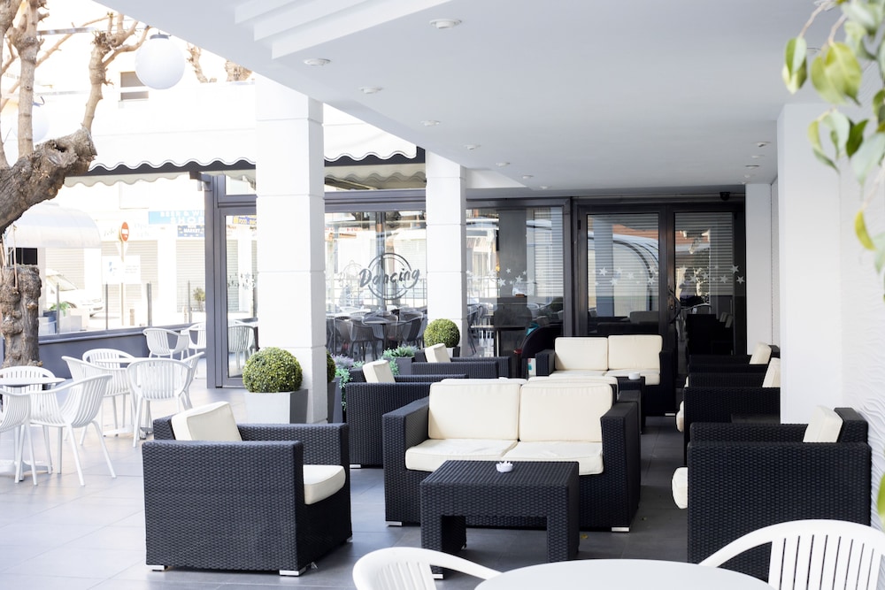 Hotel Maria del Mar — Restaurant & bars in Lloret de Mar, Catalonia