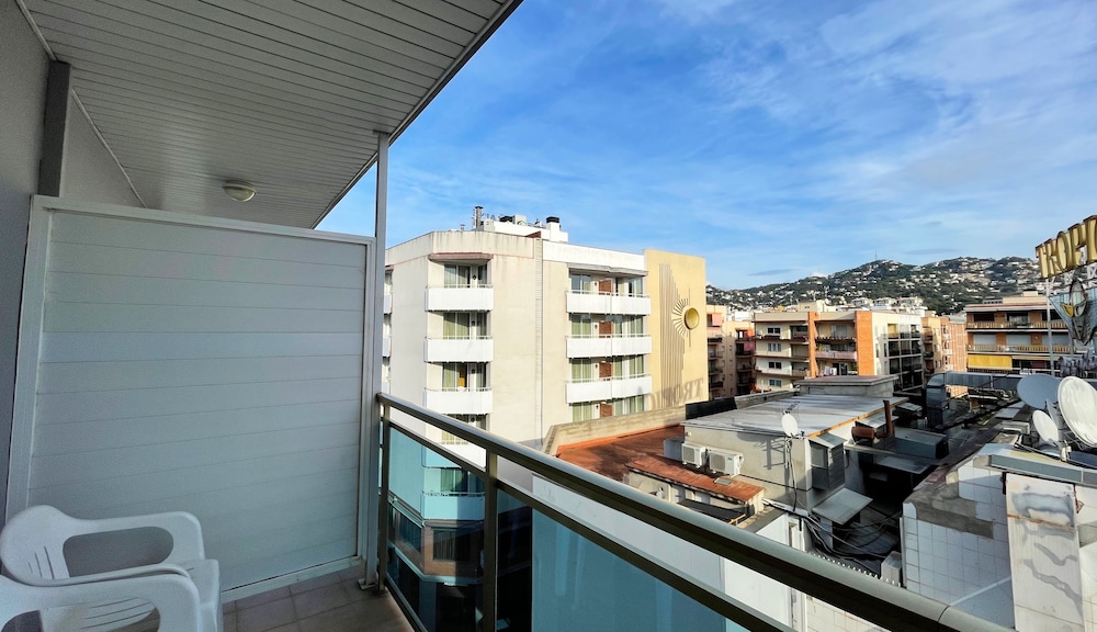 Hotel Maria del Mar — Hotel building in Lloret de Mar, Catalonia