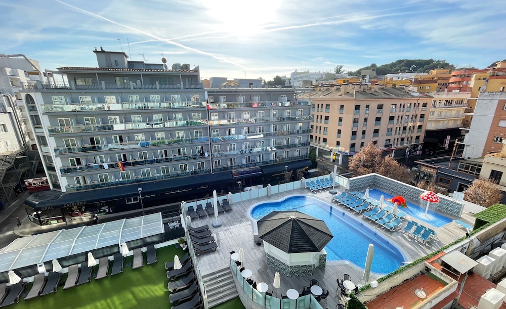 Hotel Maria del Mar — Swimming pool in Lloret de Mar, Catalonia