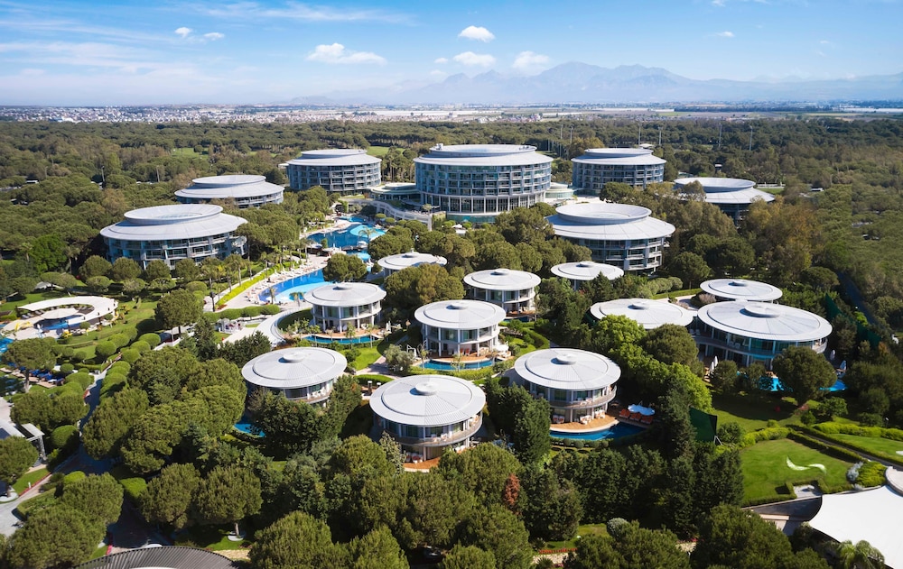 Calista Luxury Resort - All Inclusive — Hotel building in Belek