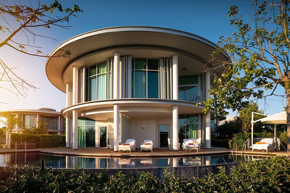 Calista Luxury Resort - All Inclusive — Hotel building in Belek