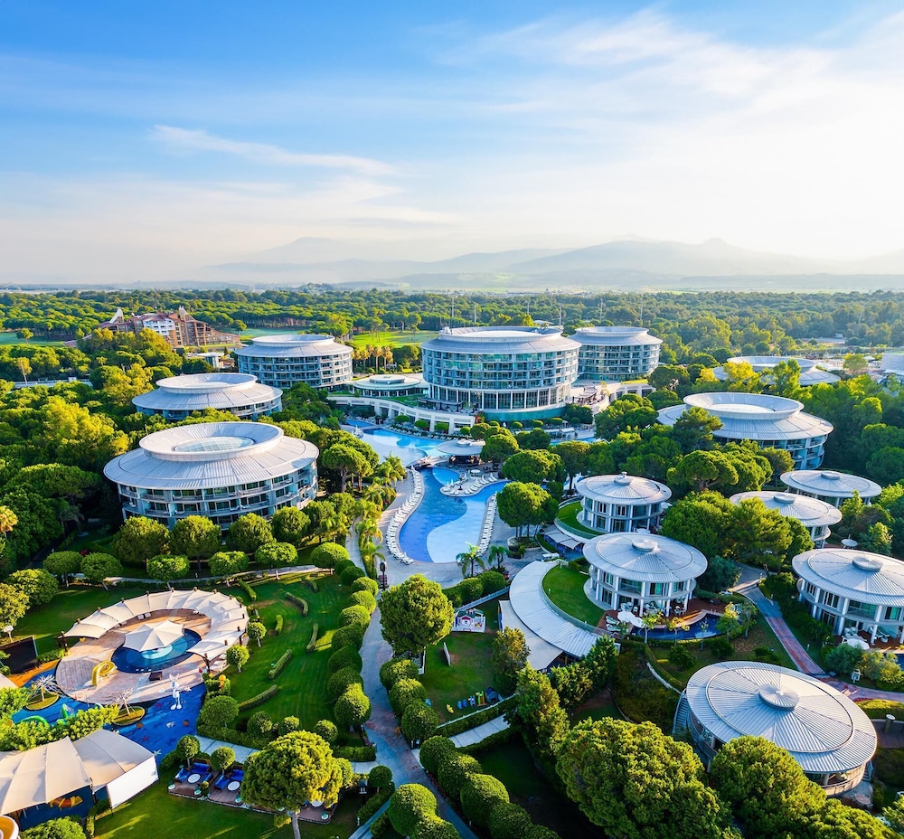 Calista Luxury Resort - All Inclusive — Hotel building in Belek