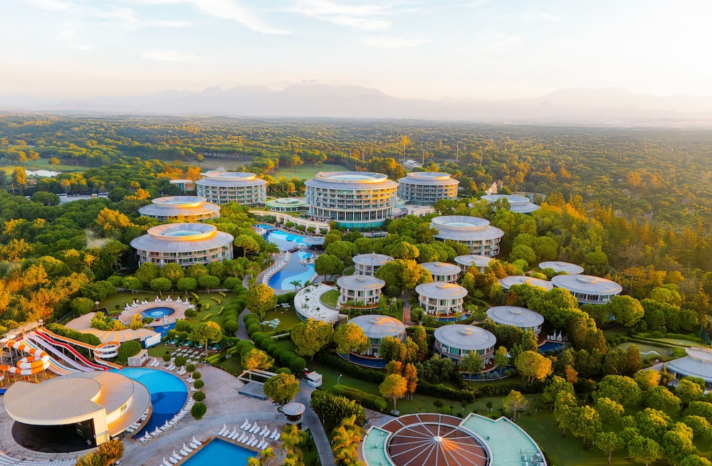 Calista Luxury Resort - All Inclusive — Hotel building in Belek