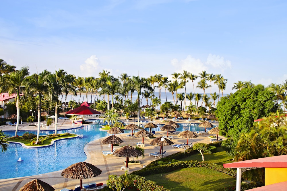 Bahia Principe Explore La Romana - Hyatt Inclusive Collection - All Inclusive — Swimming pool in San Pedro de Macoris, San Pedro de Macorís