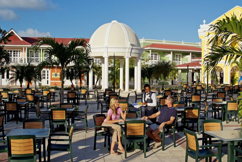 Bahia Principe Explore La Romana - Hyatt Inclusive Collection - All Inclusive — Restaurant & bars in San Pedro de Macoris, San Pedro de Macorís