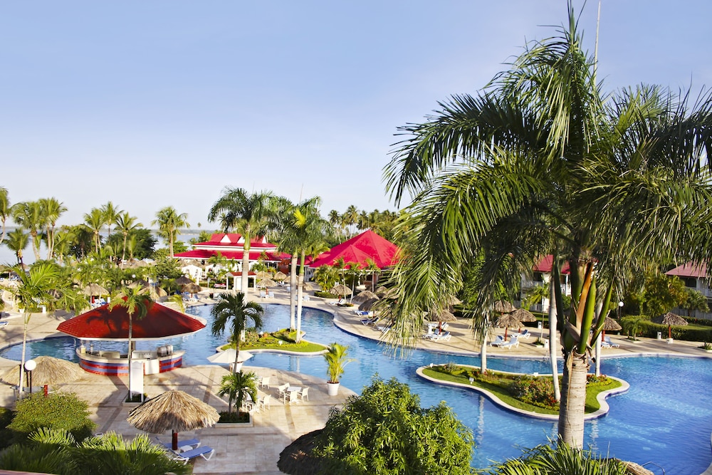 Bahia Principe Explore La Romana - Hyatt Inclusive Collection - All Inclusive — Swimming pool in San Pedro de Macoris, San Pedro de Macorís