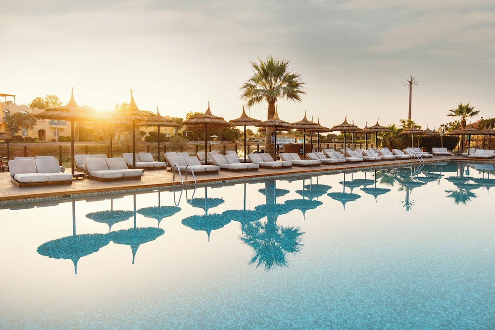 Cook's Club El Gouna - Adults Only — Swimming pool in El Gouna, Red Sea