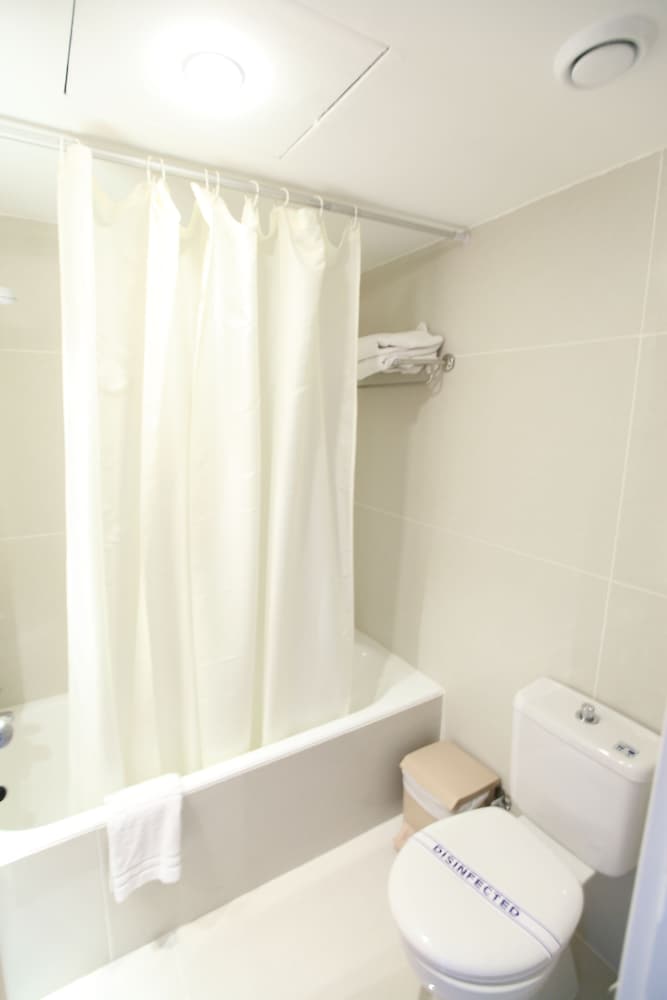 Tsokkos Gardens Hotel — Hotel rooms in Protaras, Famagusta Region