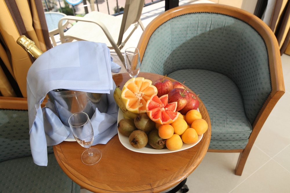 Tsokkos Gardens Hotel — Hotel rooms in Protaras, Famagusta Region