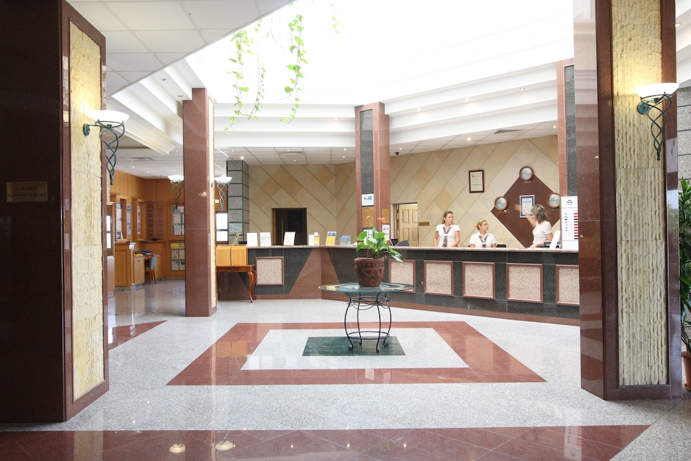 Tsokkos Gardens Hotel — Hotel building in Protaras, Famagusta Region