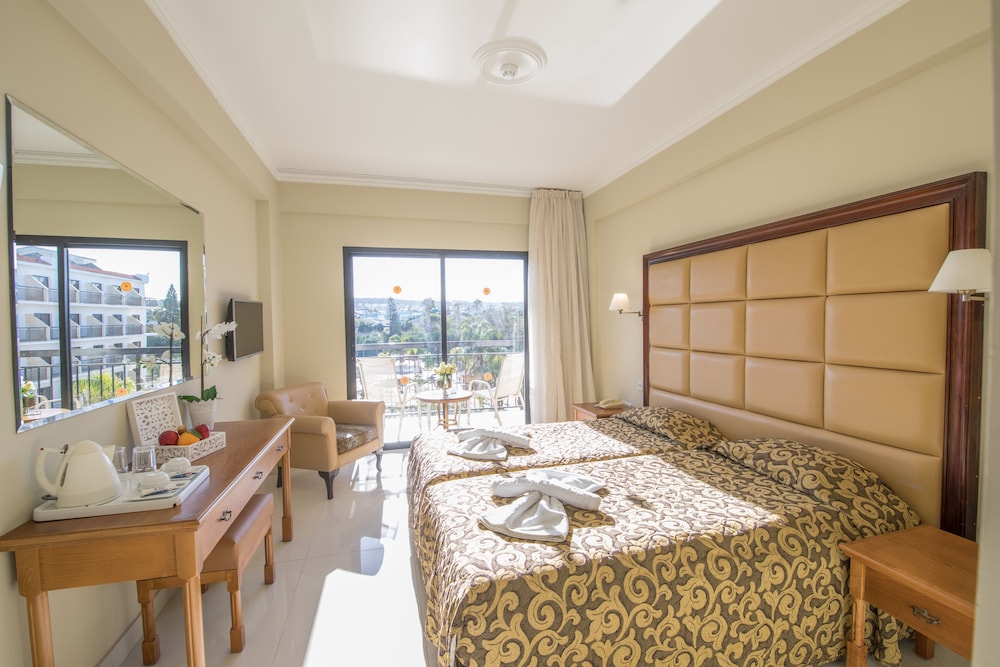 Tsokkos Gardens Hotel — Hotel rooms in Protaras, Famagusta Region
