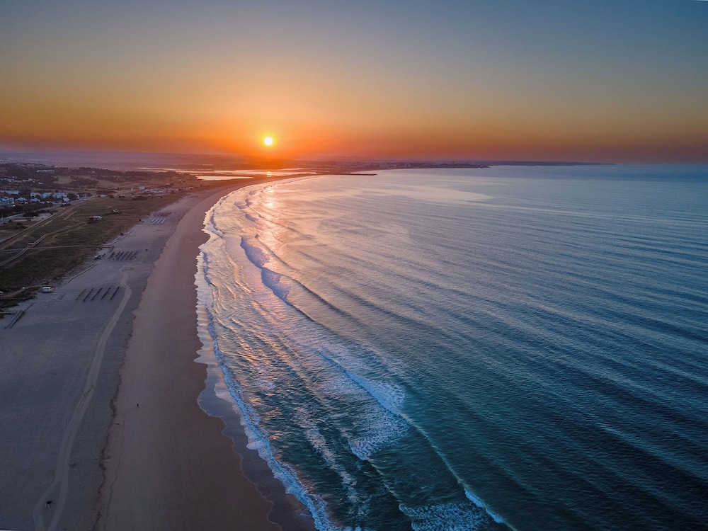 Vila Gale Lagos Resort Hotel — Beach in Lagos, Faro
