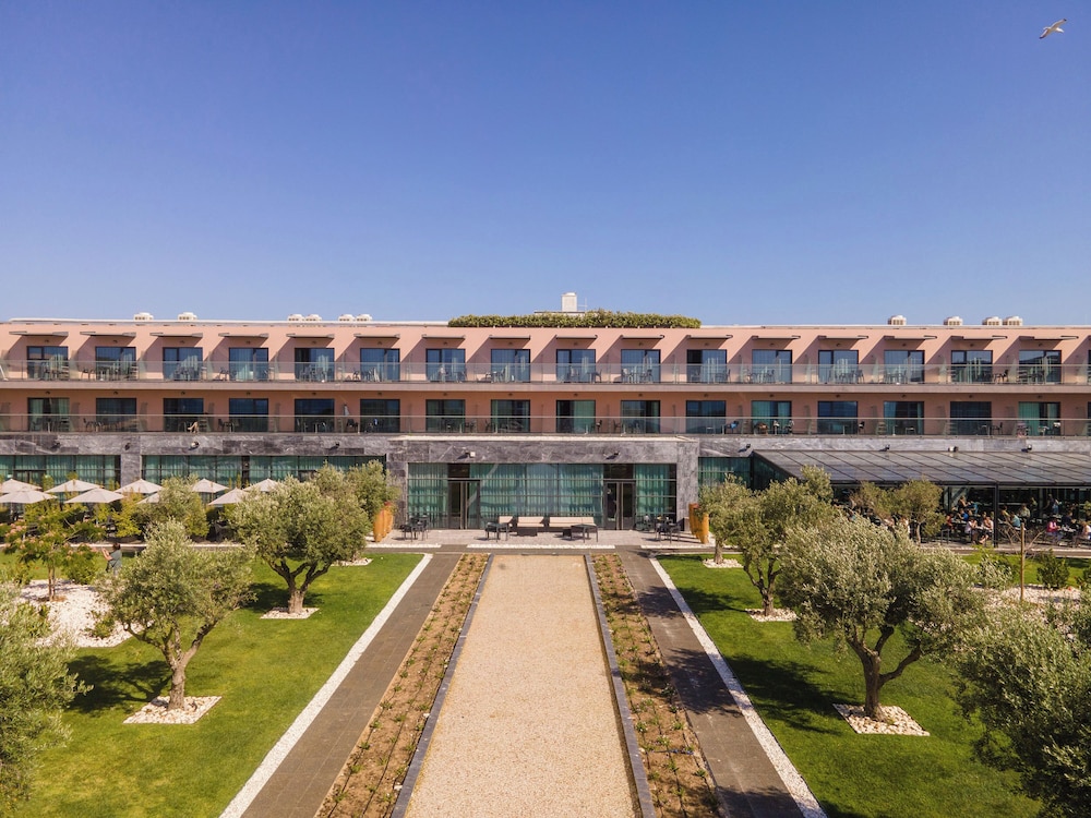 Vila Gale Lagos Resort Hotel — Hotel building in Lagos, Faro