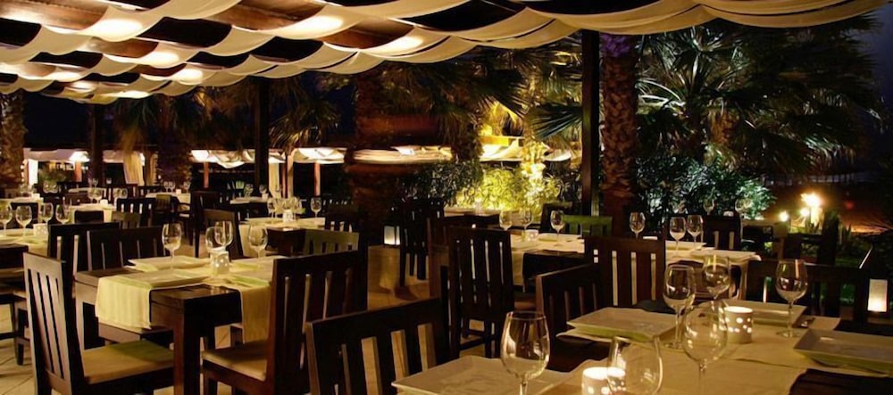 Yadis Hammamet Club — Restaurant & bars in Hammamet, Nabeul