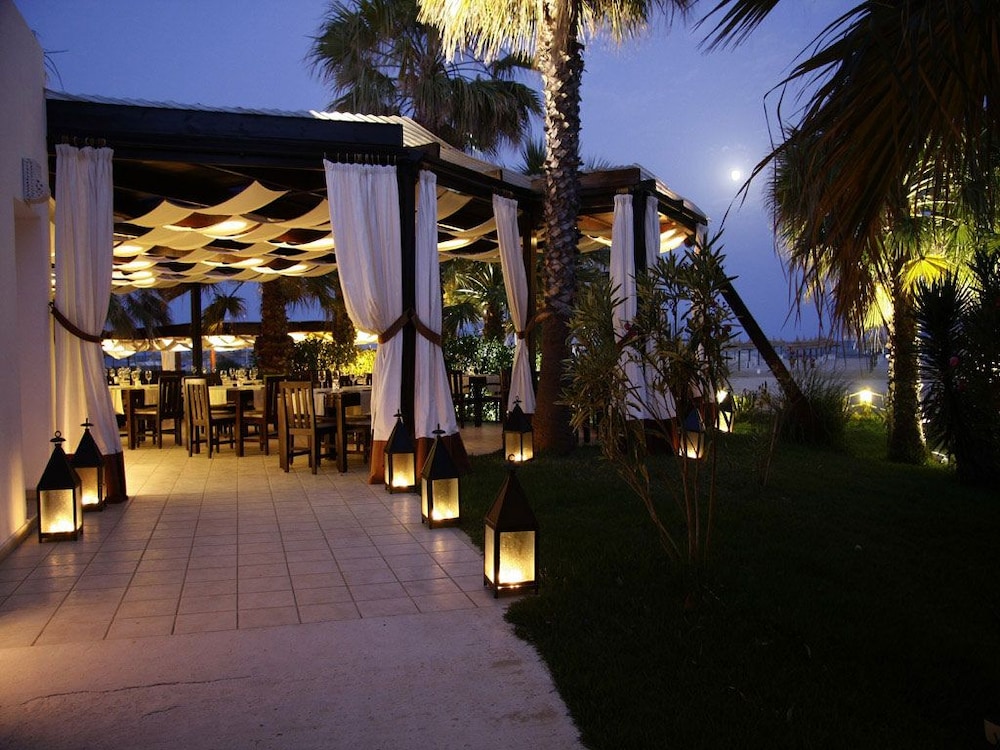 Yadis Hammamet Club — Restaurant & bars in Hammamet, Nabeul