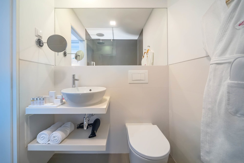 Allegro Madeira - Adults Only - Member of Barceló Hotel Group — Hotel rooms in Funchal, Madeira