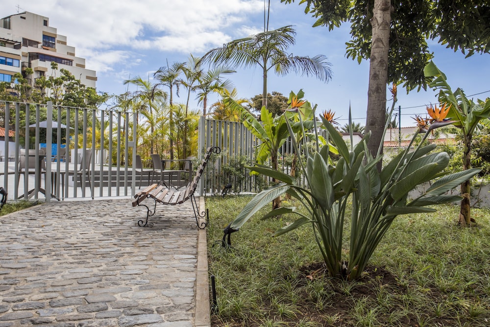 Allegro Madeira - Adults Only - Member of Barceló Hotel Group — Hotel building in Funchal, Madeira