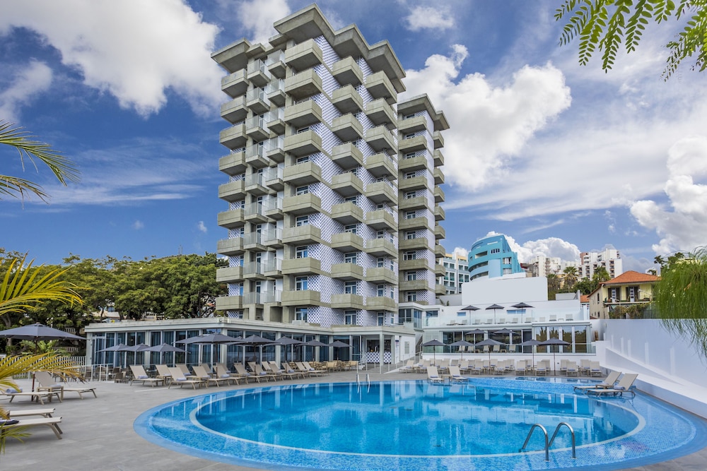 Allegro Madeira - Adults Only - Member of Barceló Hotel Group — Hotel building in Funchal, Madeira