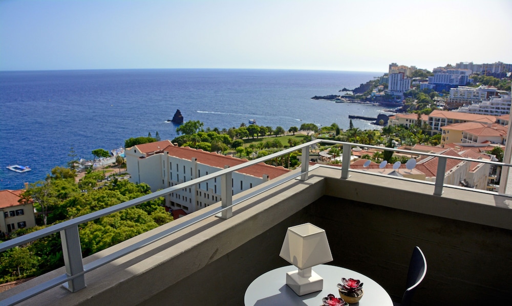 Allegro Madeira - Adults Only - Member of Barceló Hotel Group — Hotel rooms in Funchal, Madeira