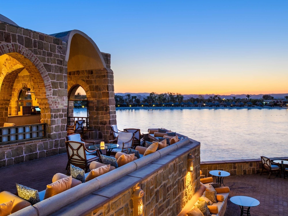 Mövenpick Resort El Quseir — Restaurant & bars in El Quseir, Red Sea