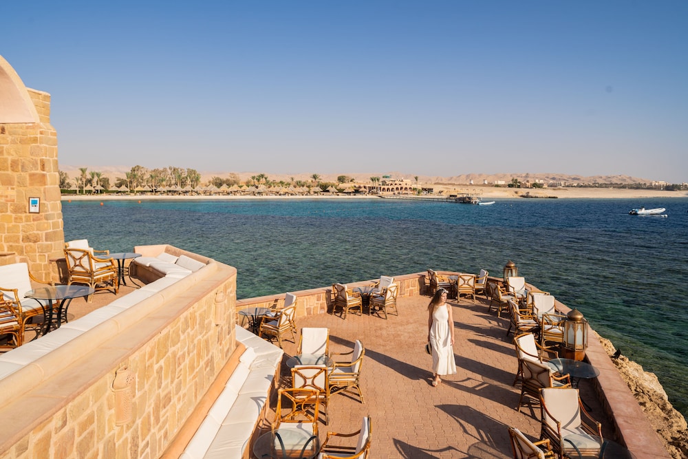 Mövenpick Resort El Quseir — Restaurant & bars in El Quseir, Red Sea