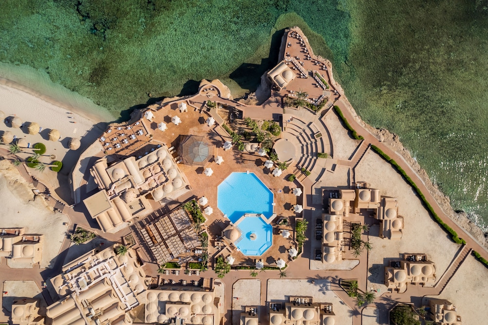 Mövenpick Resort El Quseir — Swimming pool in El Quseir, Red Sea