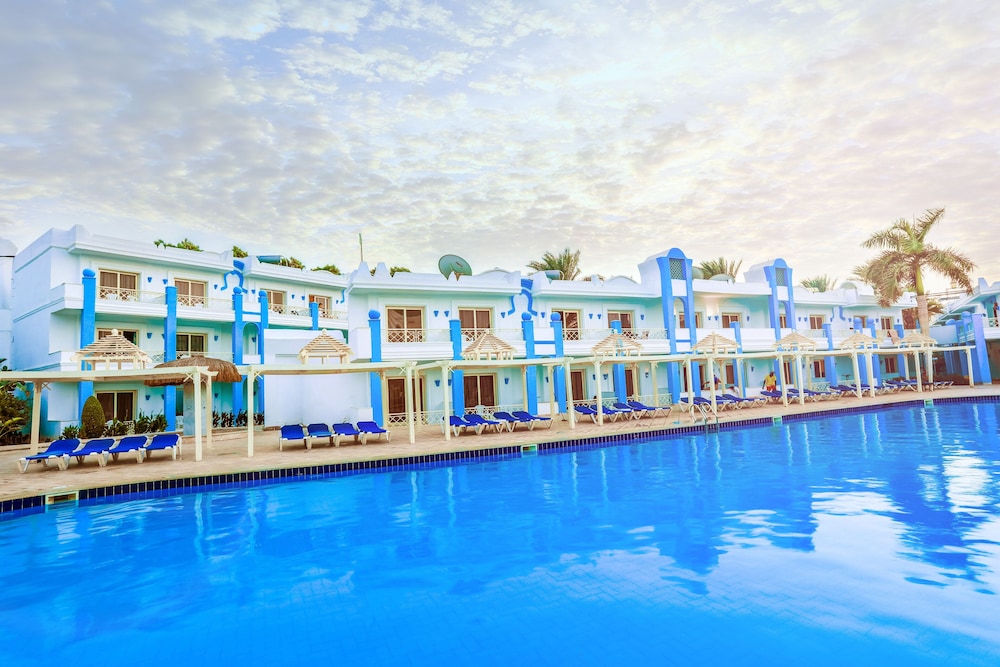 Mirage Bay Resort & Aqua Park — Pool in Hurghada, Red Sea